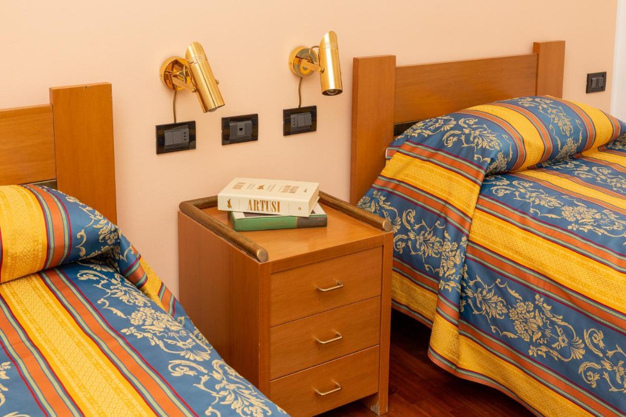 Albergo Sacro Monte 瓦雷泽 外观 照片