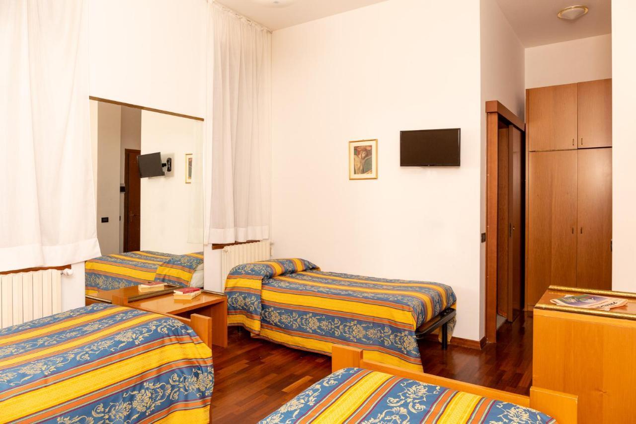 Albergo Sacro Monte 瓦雷泽 外观 照片