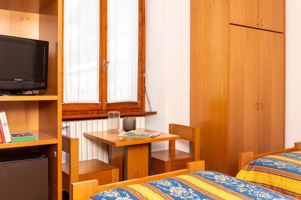 Albergo Sacro Monte 瓦雷泽 外观 照片