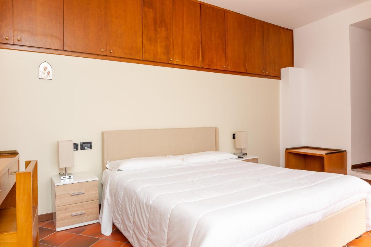 Albergo Sacro Monte 瓦雷泽 外观 照片