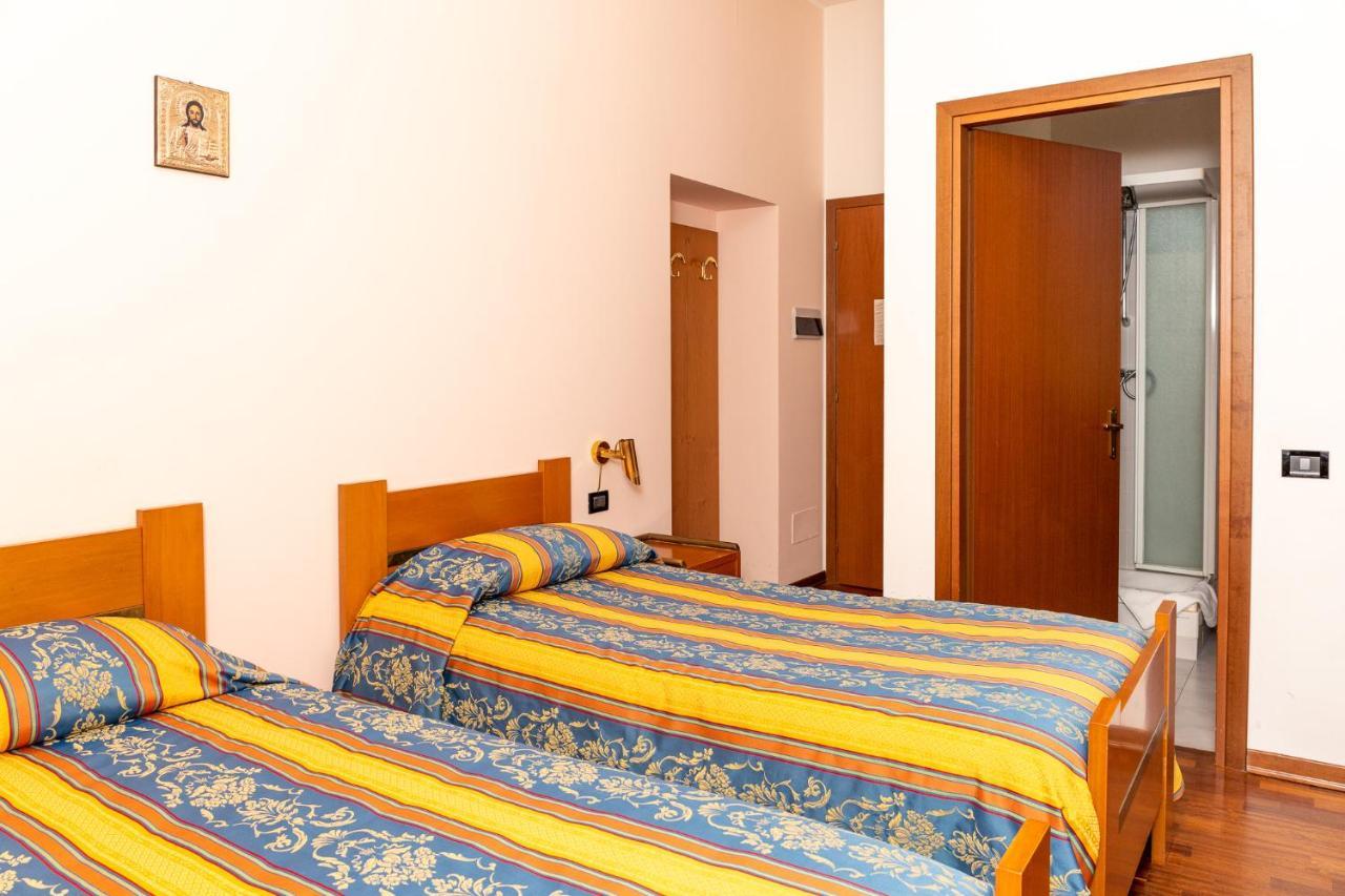 Albergo Sacro Monte 瓦雷泽 外观 照片