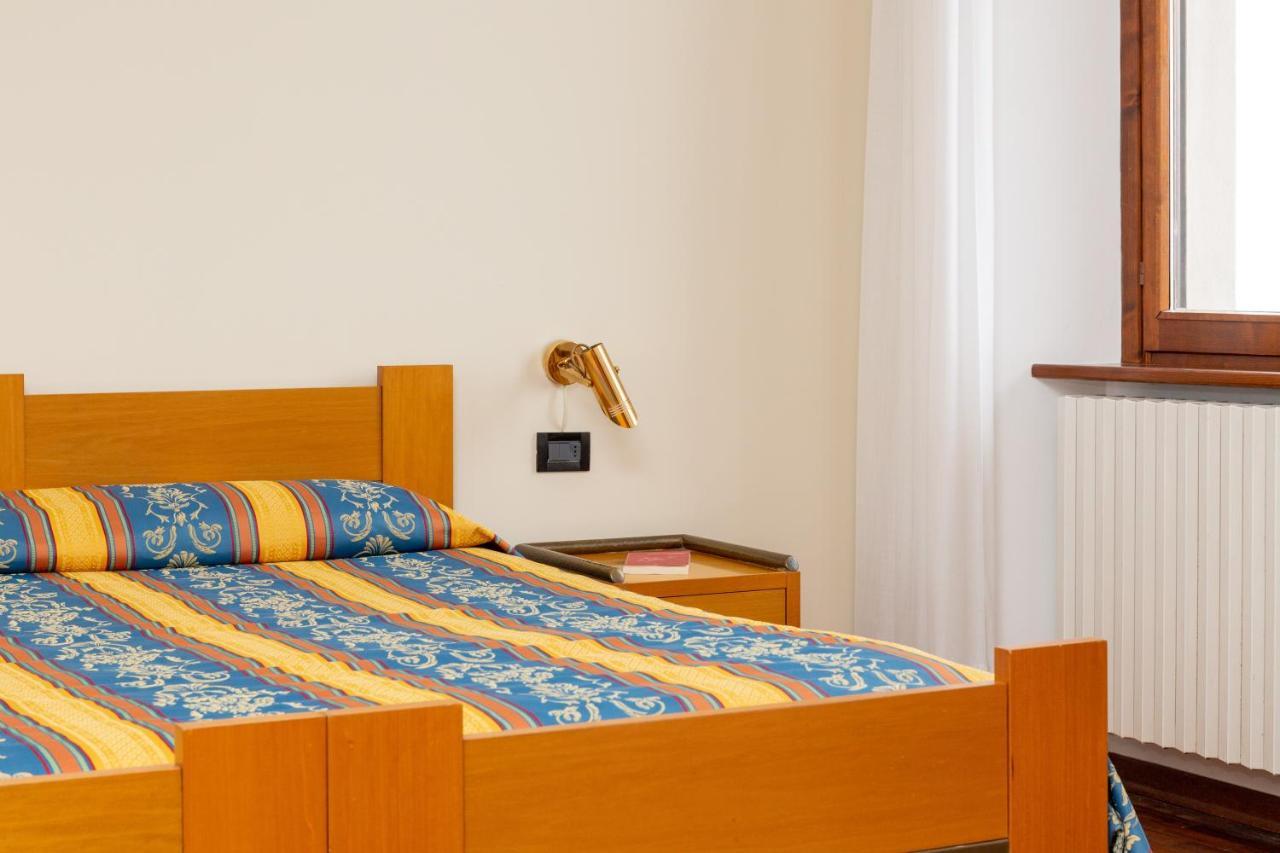 Albergo Sacro Monte 瓦雷泽 外观 照片