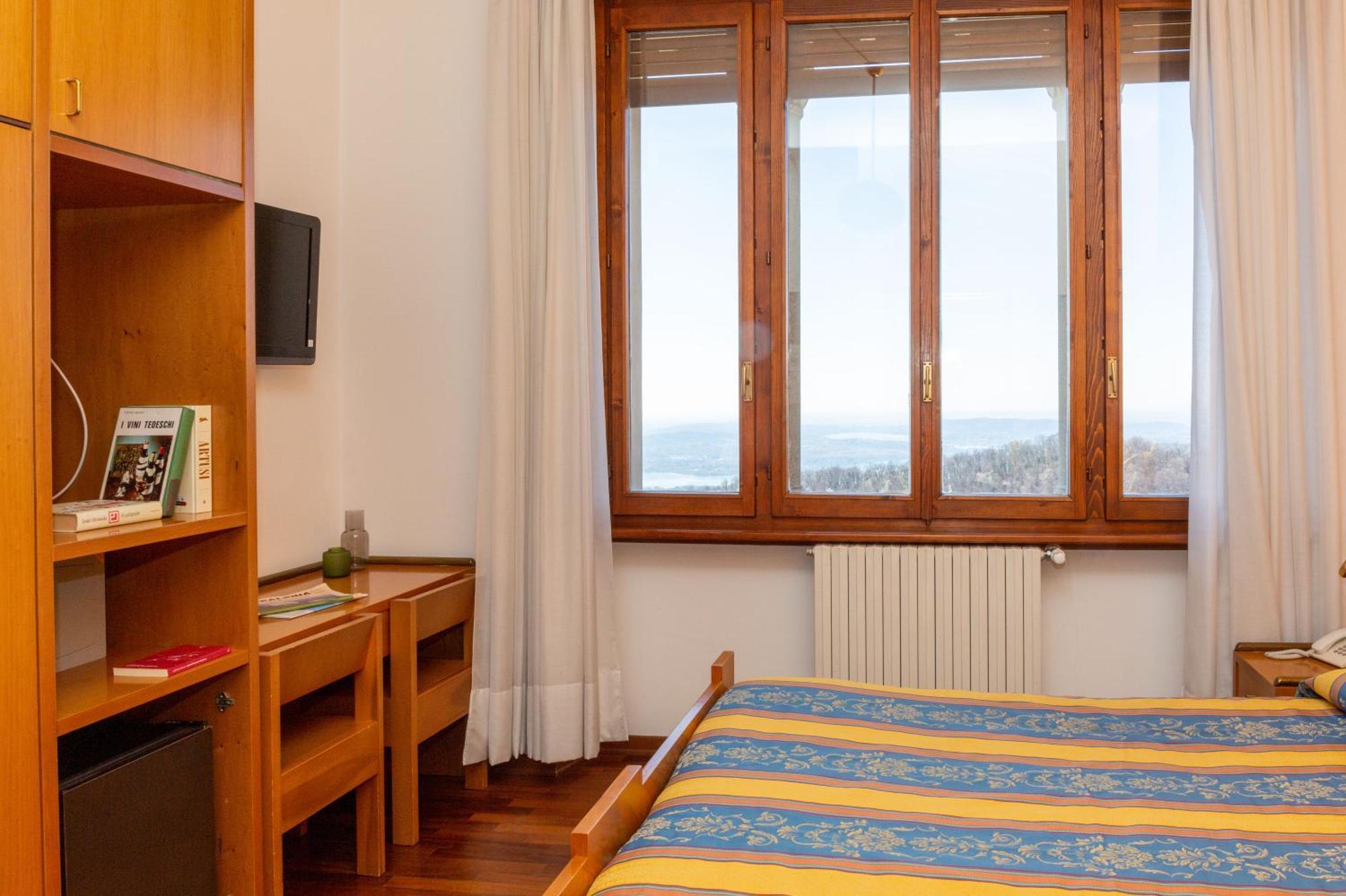 Albergo Sacro Monte 瓦雷泽 外观 照片